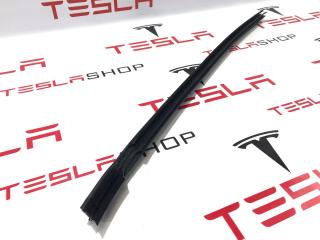 Уплотнитель стекла Tesla Model X 1 поколение 2017, 1032179-00-C, 1483693-00-A