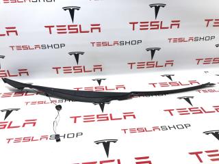 Накладка закрытия подъемной задней двери Tesla Model X 1 поколение 2017, 1037559-00-D