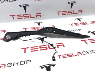 Накладка закрытия подъемной задней двери Tesla Model X 1 поколение 2017, 1037560-00-C
