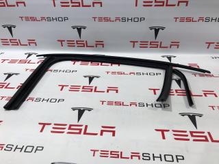 Уплотнитель стекла подъемной задней двери Tesla Model X 1 поколение 2017, 1069521-90-H