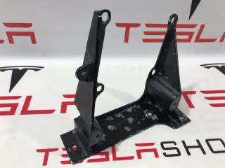 Кронштейн накладки, стойки В Tesla Model X 1 поколение 2017, 1052518-00-H