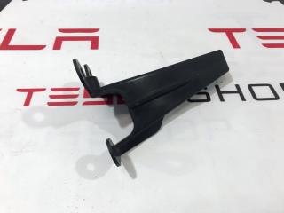 Кронштейн пластика стеклоочистителей Tesla Model X 1 поколение 2017, 1055405-00-B, 1036245-00-B