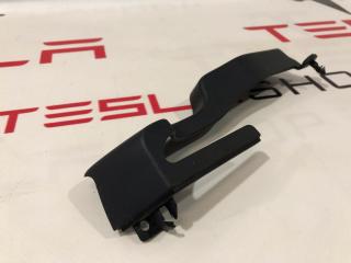 Заглушка салазки сиденья Tesla Model X 1 поколение 2017, 1066618-00-A