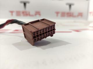 Фишка (разъем) электропроводка подкапотная Tesla Model X 1 поколение 2017, 1036885-00-E, 1058358-03-C, 1072447-82-A