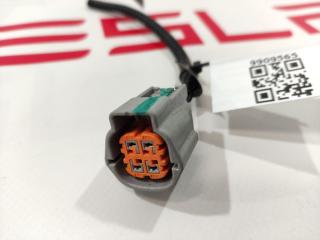 Фишка (разъем) электропроводка подкапотная Tesla Model X 1 поколение 2017, 1036885-00-E, 1058358-03-C, 1072447-82-A
