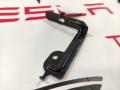кронштейн (крепление) Tesla Model X 1 поколение 2017, 1036885-00-E, 1058358-03-C, 1072447-82-A - фото №2