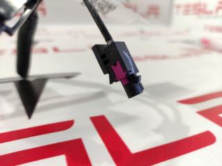 Фишка (разъем) электропроводка подкапотная Tesla Model X 1 поколение 2017, 1082436-02-B