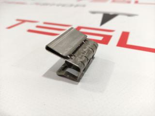 Клипса бокса Tesla Model S 1 поколение (2012 - 2016), 1005896-00-G