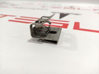 Клипса бокса Tesla Model S 1 поколение (2012 - 2016), 1005896-00-G