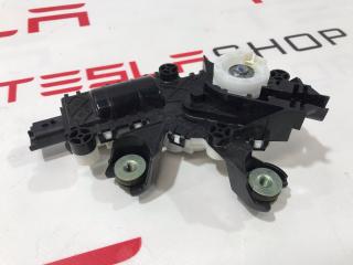 электропривод багажника/двери Tesla Model X 1 поколение 2017, 1034485-S0-C