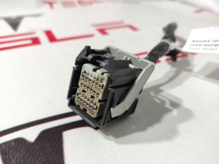 Фишка (разъем) электропроводка подкапотная Tesla Model X 1 поколение 2017, 1082436-02-B, 1507950-00-A