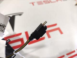 разъем AUX / USB Tesla Model X 1 поколение 2017, 1082436-02-B, 1507950-00-A