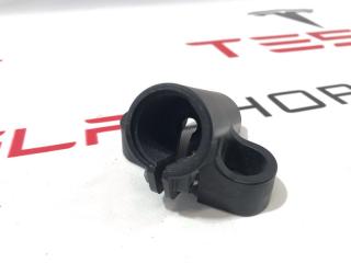 Корпус упора крышки багажника Tesla Model X 1 поколение 2017, 1051429-00-D