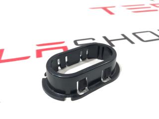 Фиксатор гофры электропроводки двери Tesla Model 3 1 поколение 2020, 1108729-00-C