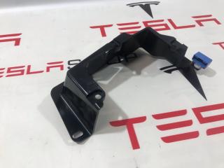 Кронштейн модулей стояночного тормоза, парктроников Tesla Model S 1 поколение [рестайлинг] 2017, 1051906-00-A