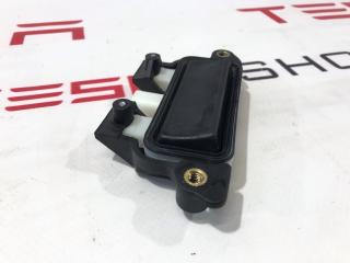 кнопка открытия багажника Tesla Model S 1 поколение [рестайлинг] 2017, 1007287-00-A, 100728500C