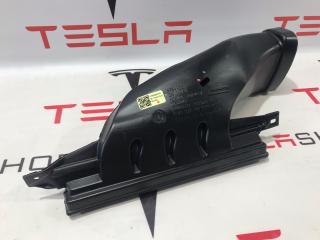 Воздуховод центральной панели Tesla Model 3 1 поколение 2020, 1083389-00-E