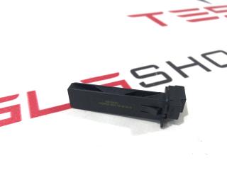 Датчик температуры исходящего воздуха печки Tesla Model 3 1 поколение 2020, 1500650-00-A, 1083389-00-E, 1083388-00-E