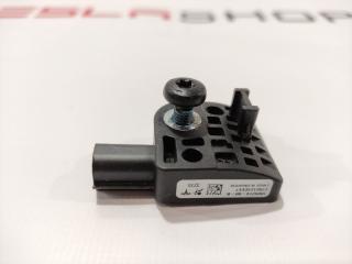 датчик удара Tesla Model S 1 поколение (2012 - 2016), 1005274-00-B