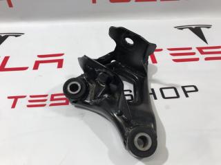 кронштейн двигателя Tesla Model 3 1 поколение 2020, 1111521-00-B, 1110233-00-C