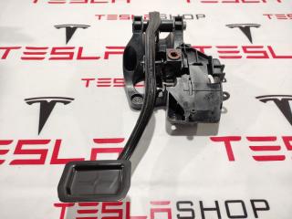 педаль тормоза Tesla Model 3 1 поколение 2020, 1044691-00-D