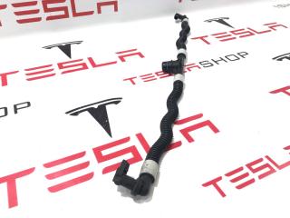 Патрубок системы охлаждения основной батареи Tesla Model 3 1 поколение 2021, 1521567-00-A