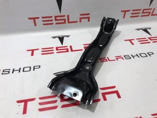 Направляющая сиденья второго ряда (крепление батареи) средняя Tesla Model 3 1 поколение 2020, 1098704-00-D