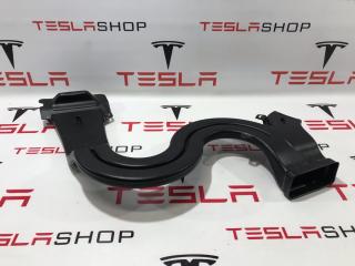 Воздуховод обогрева 2-го ряда сидений Tesla Model 3 1 поколение 2020, 1092163-00-A