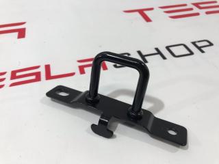Петля фиксации сидений 2-го ряда Tesla Model 3 1 поколение 2020, 1101865-00-A