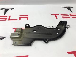Кронштейн крепления фары и крыла Tesla Model 3 1 поколение 2020, 1092305-00-B