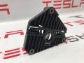 Кронштейн мотора привода люка Tesla Model S 1 поколение 2014, 6008697-00-A - фото №4