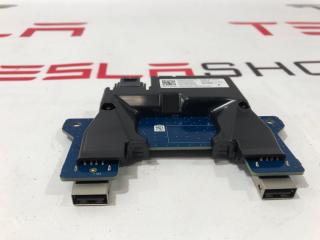 блок управления USB Tesla Model 3 1 поколение 2020, 1121700-00-C