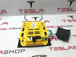 Механизм регулировки поясничного упора (передние сиденья) Tesla Model Y 1 поколение (2020 - 2025), 1118494-00-B, 1107078-00-A
