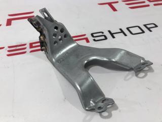 Кронштейн крепления экрана Tesla Model Y 1 поколение 2020, 1100562-00-E, 1082314-00-A