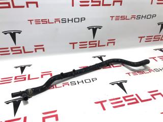 Шланг охлаждения от тройного клапана к радиатору Tesla Model S 1 поколение 2015, 6007351-00-H