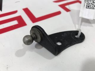 Кронштейн амортизатора капота (шаровый) Tesla Model S 1 поколение 2015, 1011642-00-B