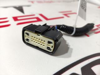 разъем (фишка) проводки Tesla Model X 1 поколение 2017, 1072429-72-A, 1072429-02-A