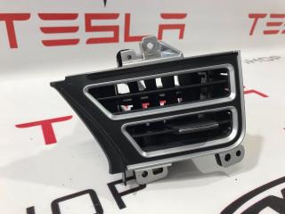 Воздуховод центральной панели (водительский) Tesla Model S 1 поколение 2015, 1061732-00-B, 6007629-00-C, 1096878-00-B