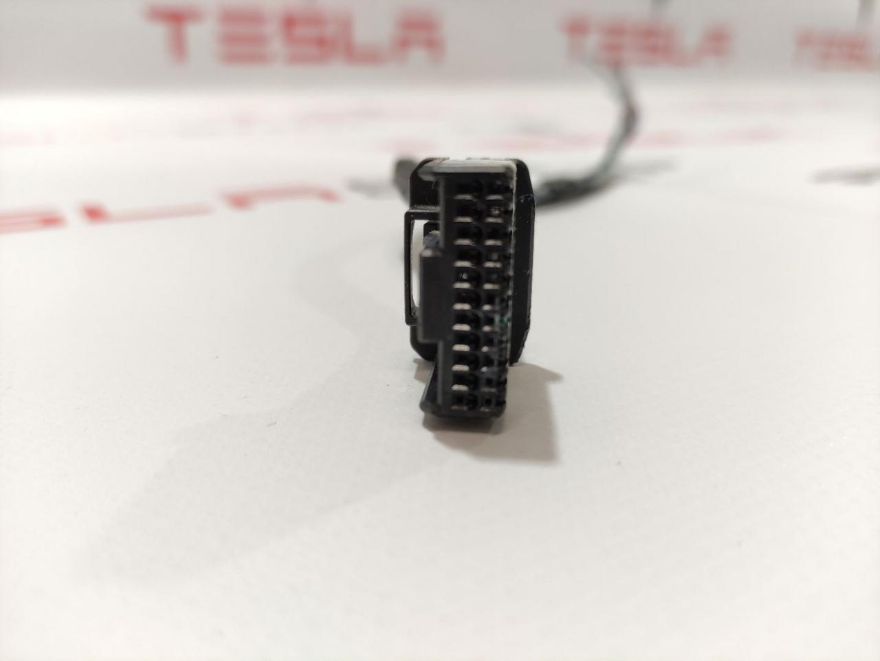разъем (фишка) проводки Tesla Model X 1 поколение (2015 - 2021), 1032442-00-G - фото №1