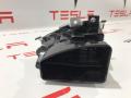 Воздуховод центральной панели (пассажирский) Tesla Model S 1 поколение 2015, 6007628-00-C - фото №5