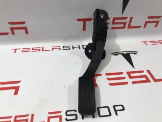 педаль Tesla Model S 1 поколение 2015, 1005307-00-A, 9F836-AA