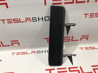 Панель для отдыха ноги водителя Tesla Model S 1 поколение 2015, 6005968-00-C