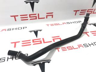 Шланг насоса охлаждения инвертора Tesla Model S 1 поколение 2015, 1037857-00-A