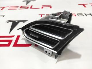Воздуховод центральной панели (водительский) Tesla Model S 1 поколение 2015, 1061731-00-B, 1007834-00-C, 1096877-00-B