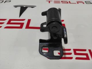 петля двери Tesla Model S 1 поколение 2015, 6009555-00-F