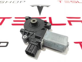 Привод (моторчик) люка Tesla Model S 1 поколение 2015, 1006361-00-B