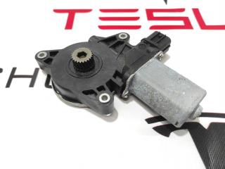 Привод (моторчик) люка Tesla Model S 1 поколение 2015, 6008620-00-B