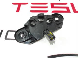 Кронштейн антенны беспроводного доступа Tesla Model S 1 поколение 2015, 1019045-00-A, 1005627-00-B
