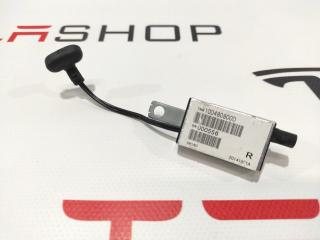 Антенна усилитель AM/FM Tesla Model S 1 поколение 2015, 1004808-00-E