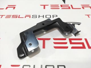 Кронштейн модулей стояночного тормоза, парктроников Tesla Model S 1 поколение [рестайлинг] 2017, 1051906-00-A